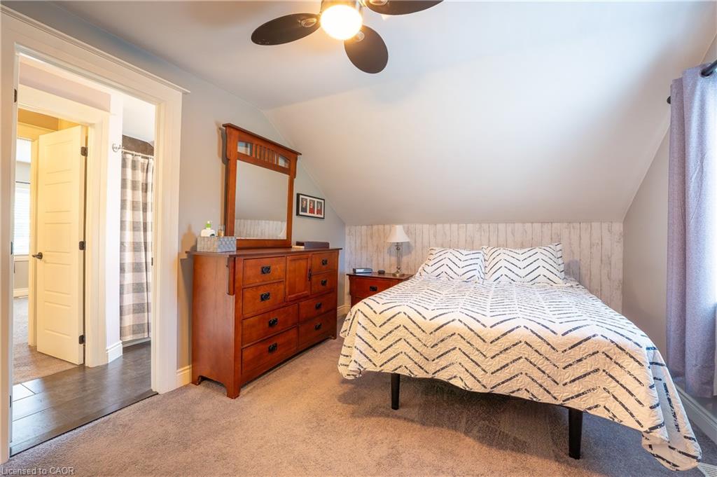40 Moore Avenue Property Photo 17