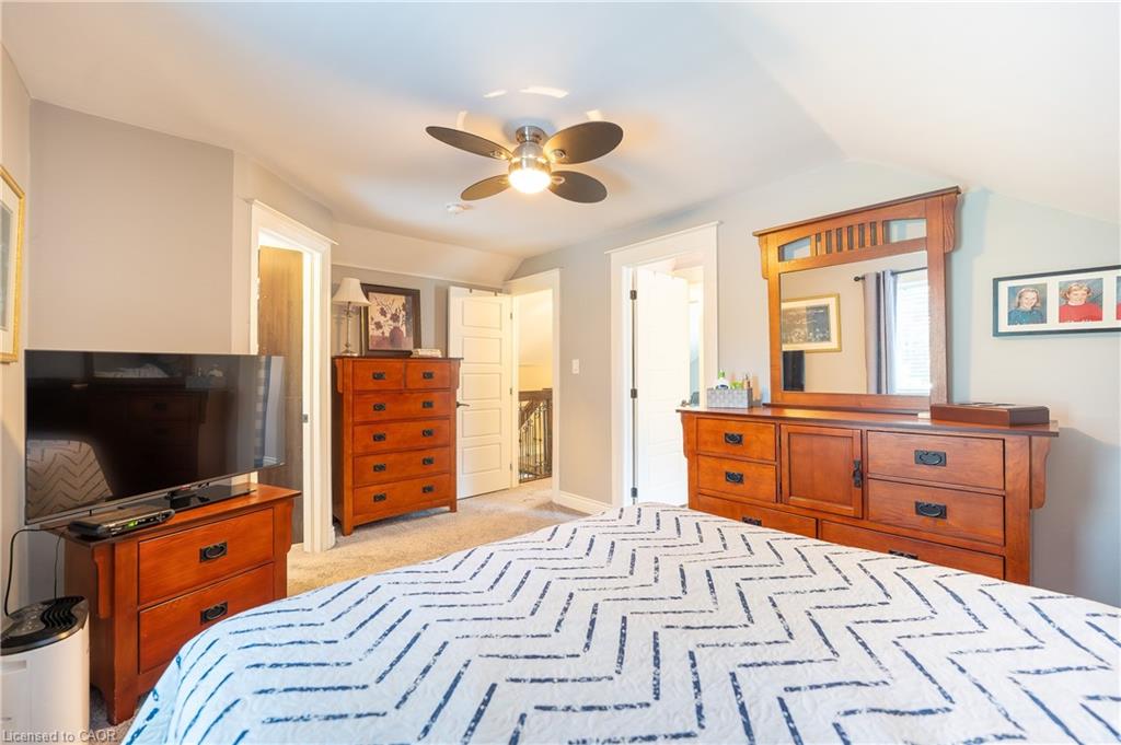 40 Moore Avenue Property Photo 18