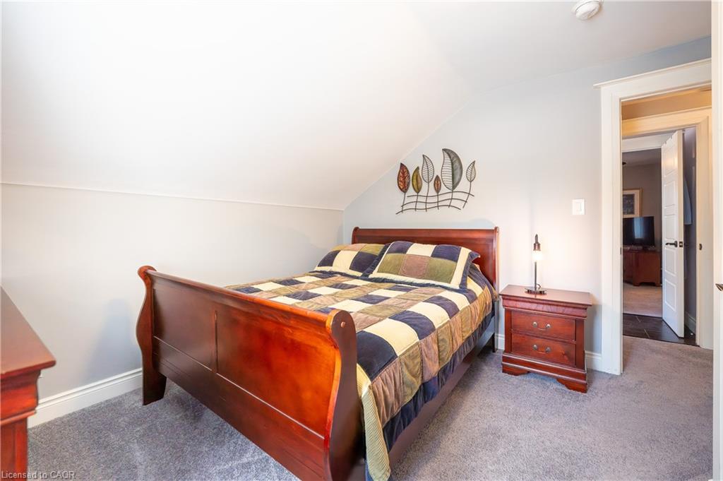 40 Moore Avenue Property Photo 21