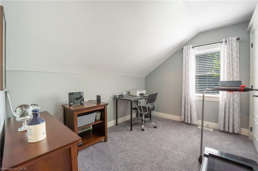 40 Moore Avenue Property Photo 22