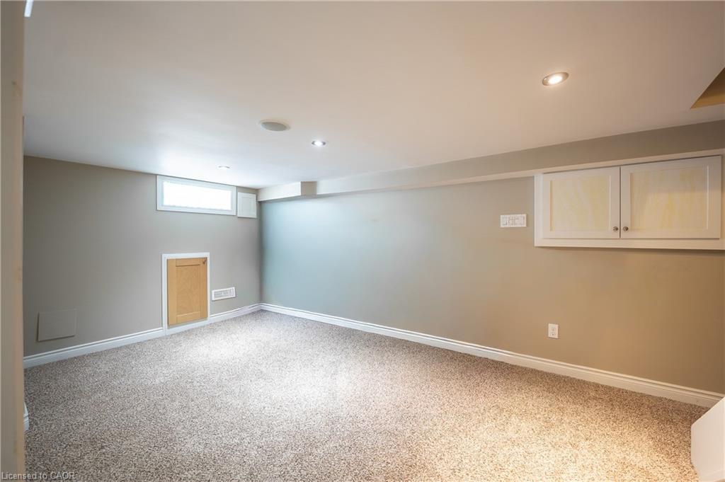 40 Moore Avenue Property Photo 24