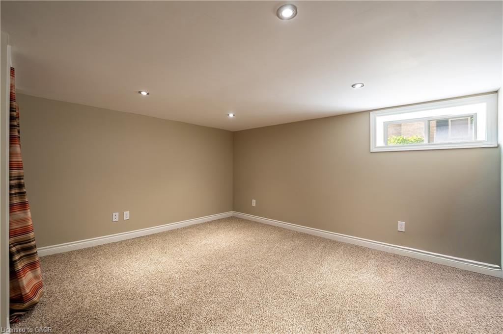 40 Moore Avenue Property Photo 25