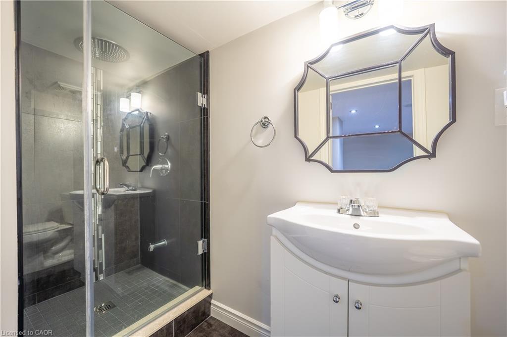 40 Moore Avenue Property Photo 27