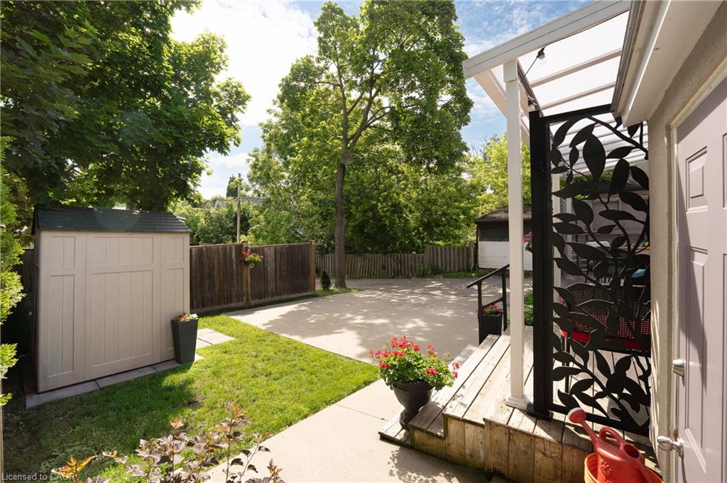 40 Moore Avenue Property Photo 30