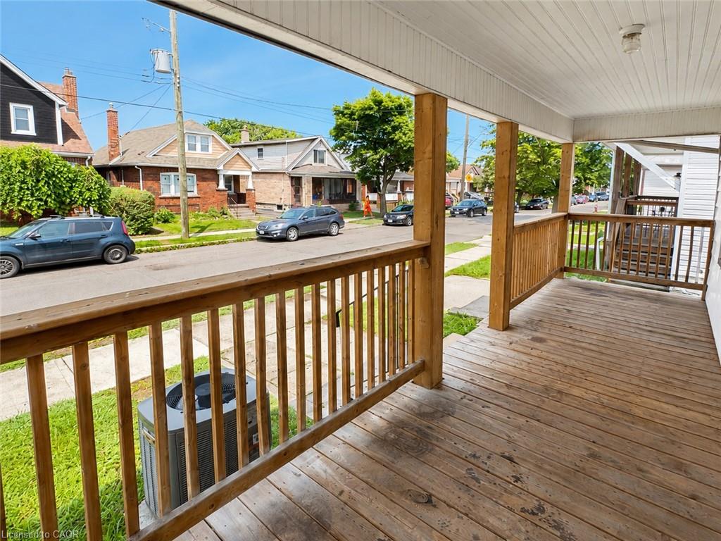 250 Weir Street N Property Photo 2