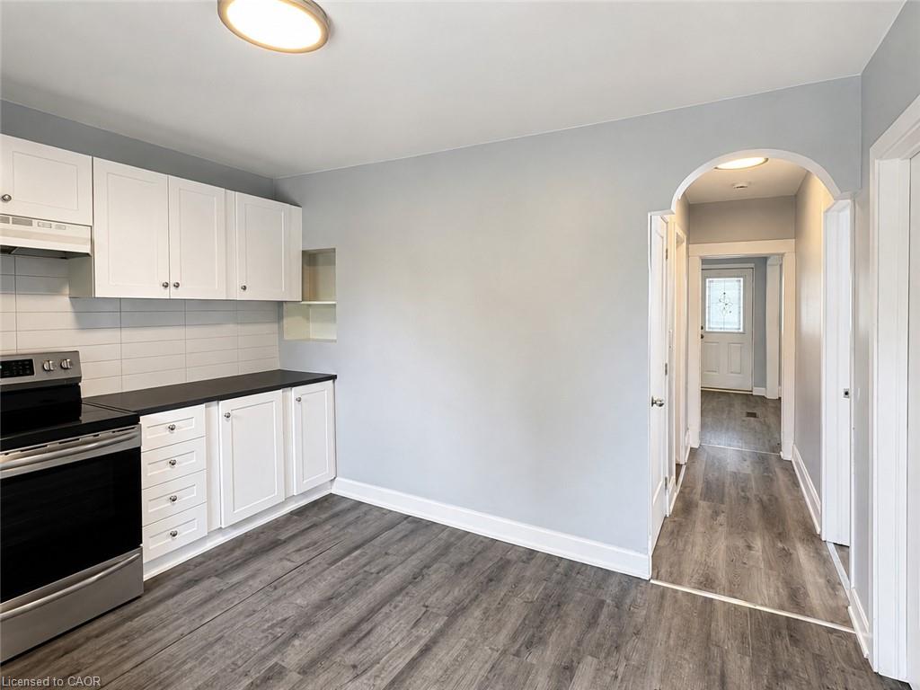 250 Weir Street N Property Photo 5