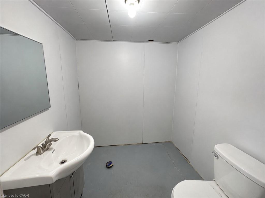 250 Weir Street N Property Photo 14