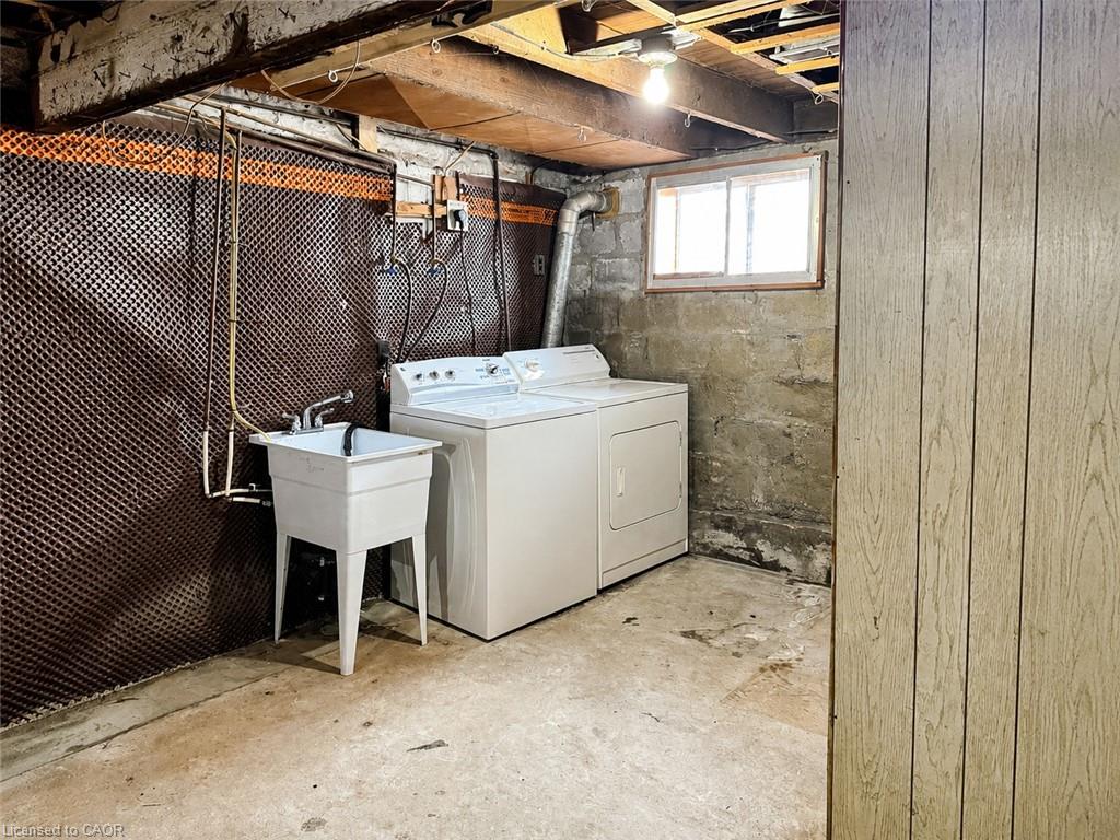 250 Weir Street N Property Photo 15