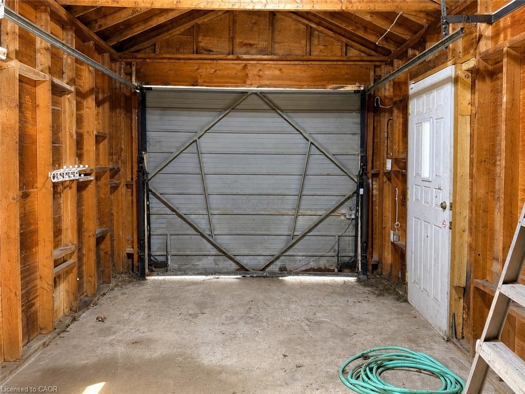 250 Weir Street N Property Photo 16