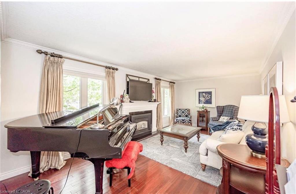 500 Blenheim Crescent Property Photo 18