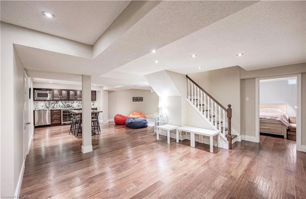 500 Blenheim Crescent Property Photo 32