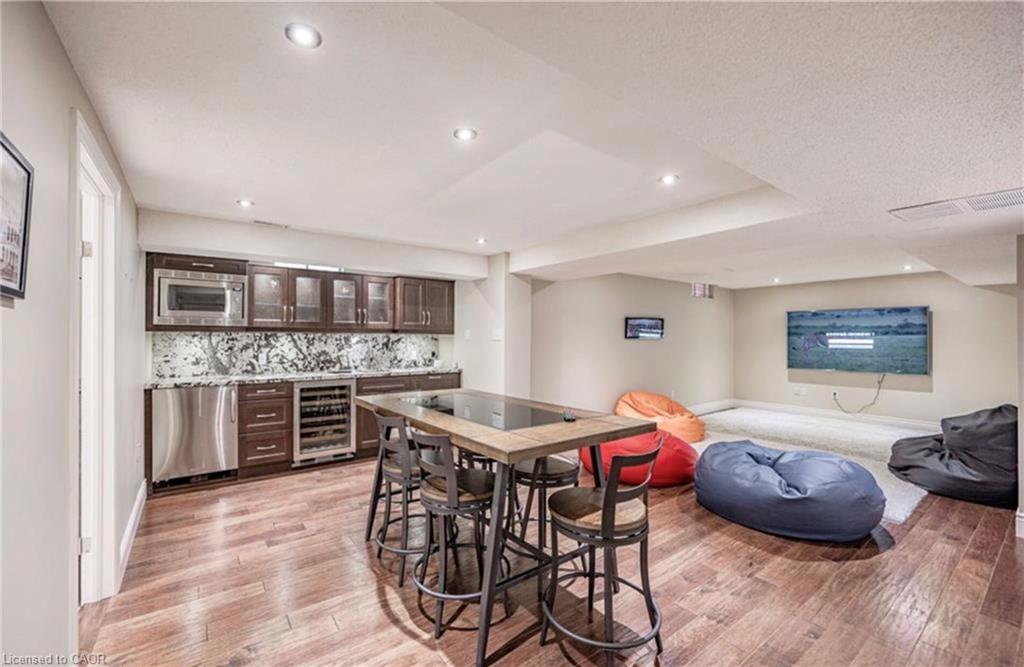 500 Blenheim Crescent Property Photo 33