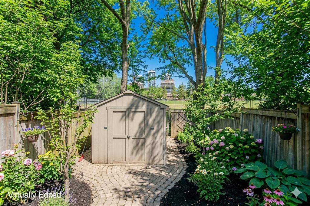 2121 Prospect Street Property Photo 8