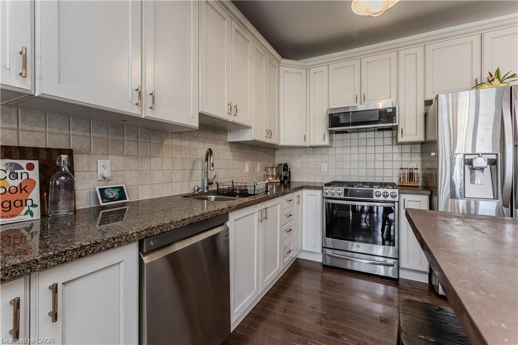 2121 Prospect Street Property Photo 12