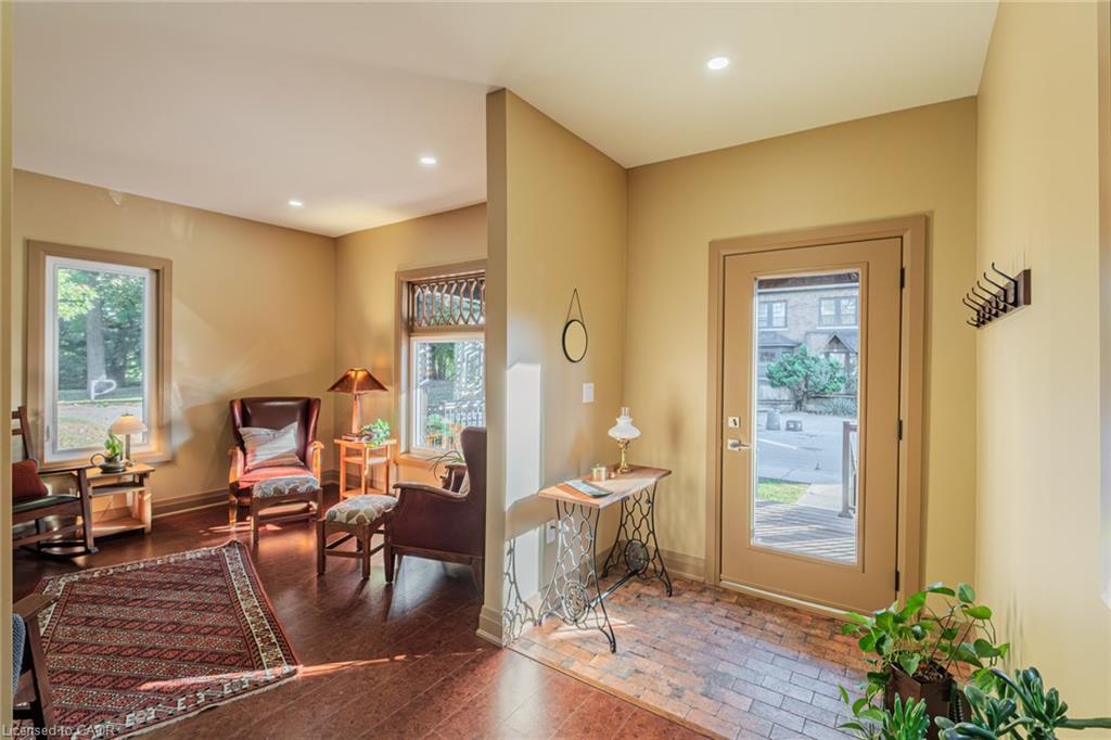 74 Lynnwood Avenue Property Photo 4