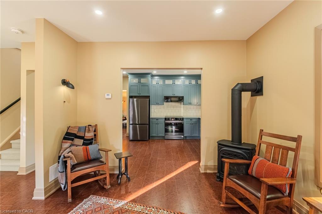 74 Lynnwood Avenue Property Photo 8