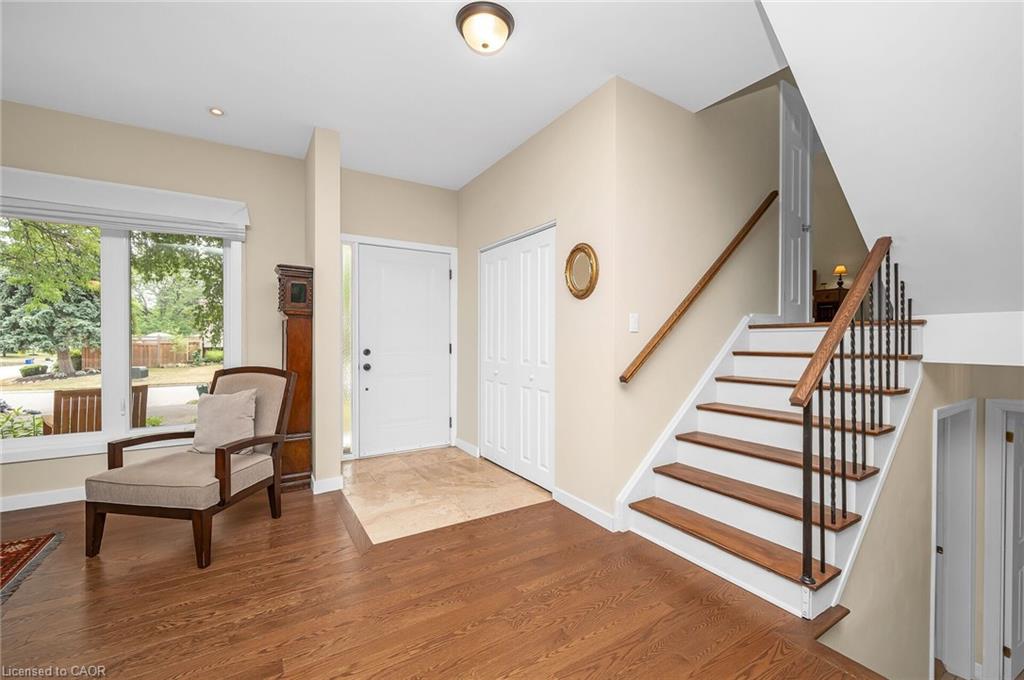 285 Surrey Drive Property Photo 5
