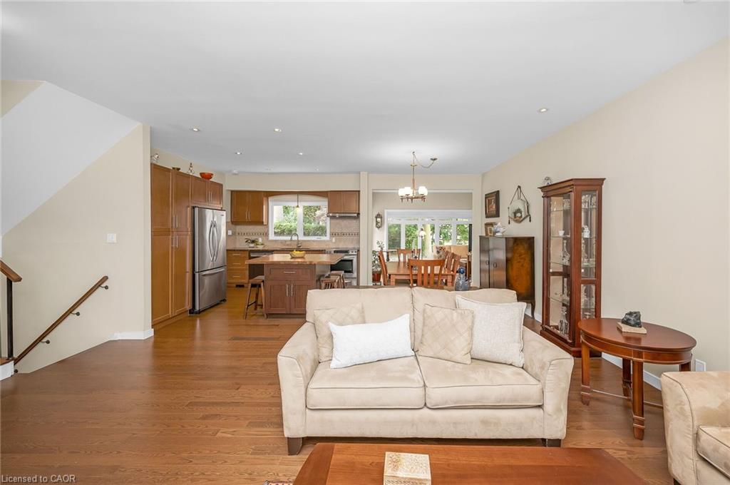 285 Surrey Drive Property Photo 7