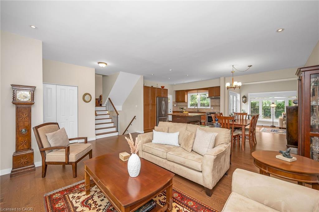 285 Surrey Drive Property Photo 8