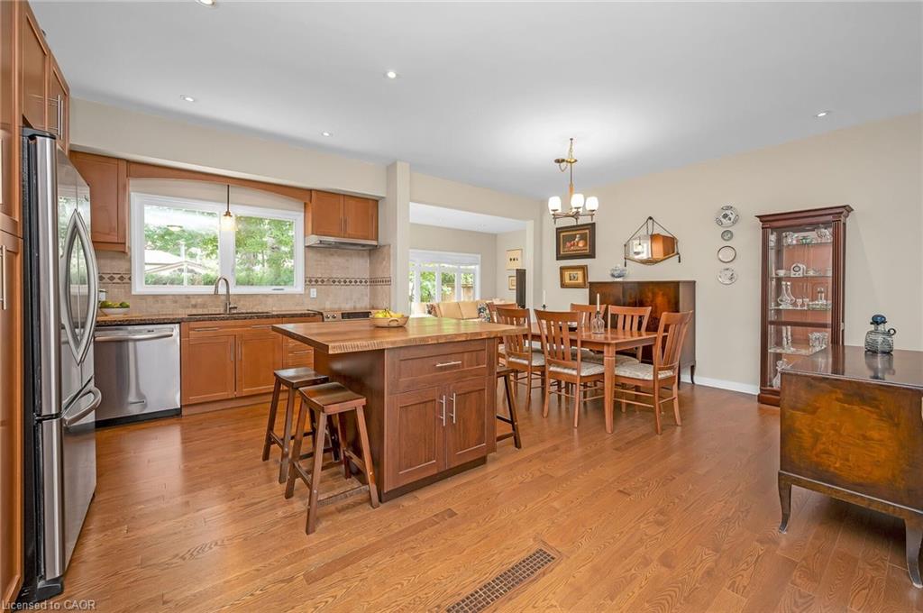 285 Surrey Drive Property Photo 10