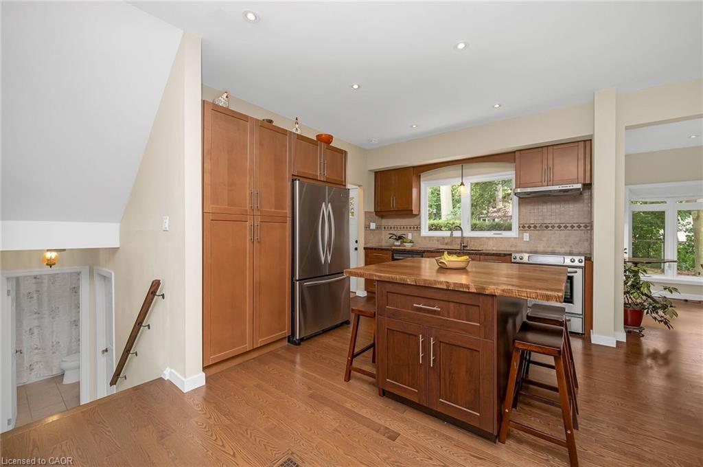 285 Surrey Drive Property Photo 14