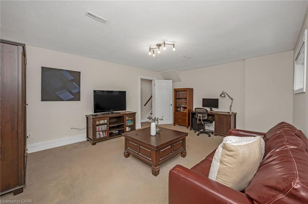 285 Surrey Drive Property Photo 20