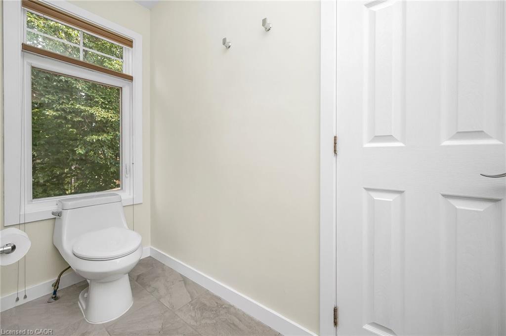 285 Surrey Drive Property Photo 32