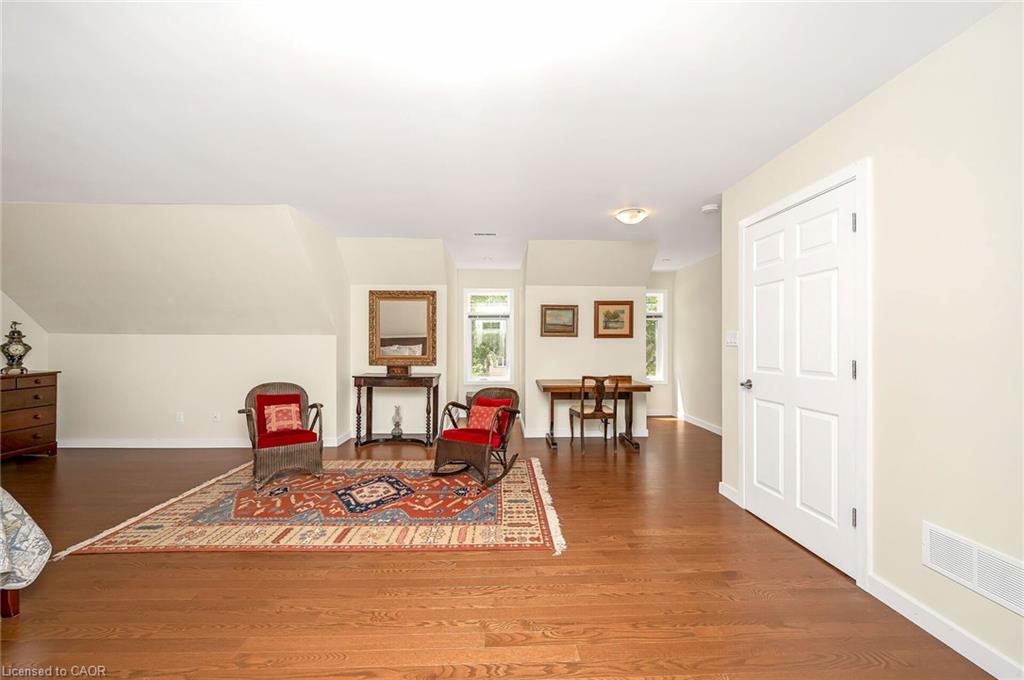 285 Surrey Drive Property Photo 34