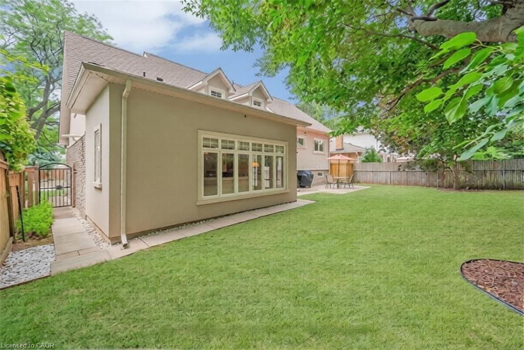 285 Surrey Drive Property Photo 40