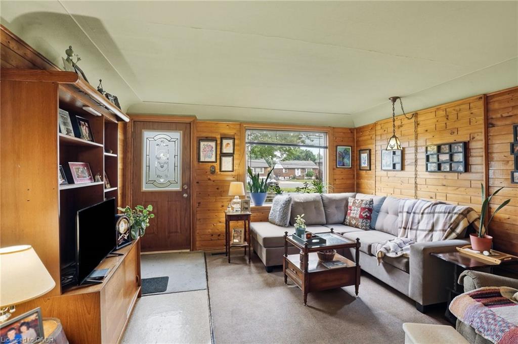 834 Mohawk Road E Property Photo 18