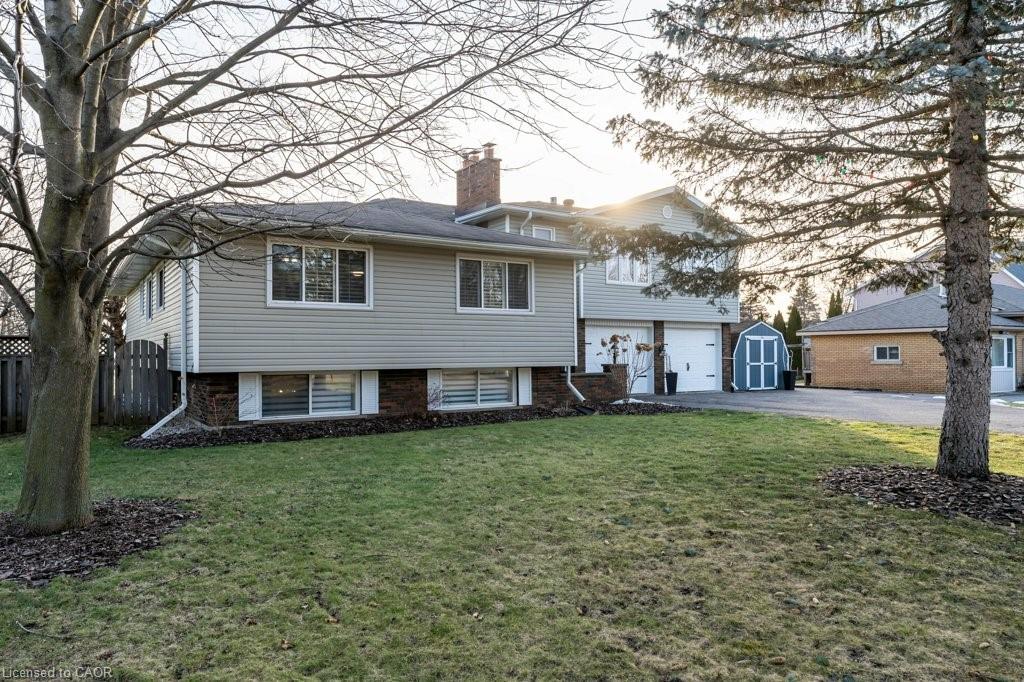 9793 Dickenson Road W Property Photo 2