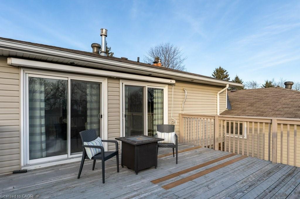 9793 Dickenson Road W Property Photo 18
