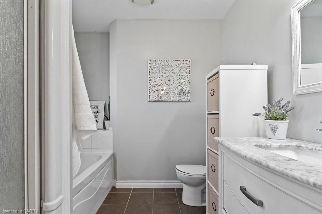 9793 Dickenson Road W Property Photo 22