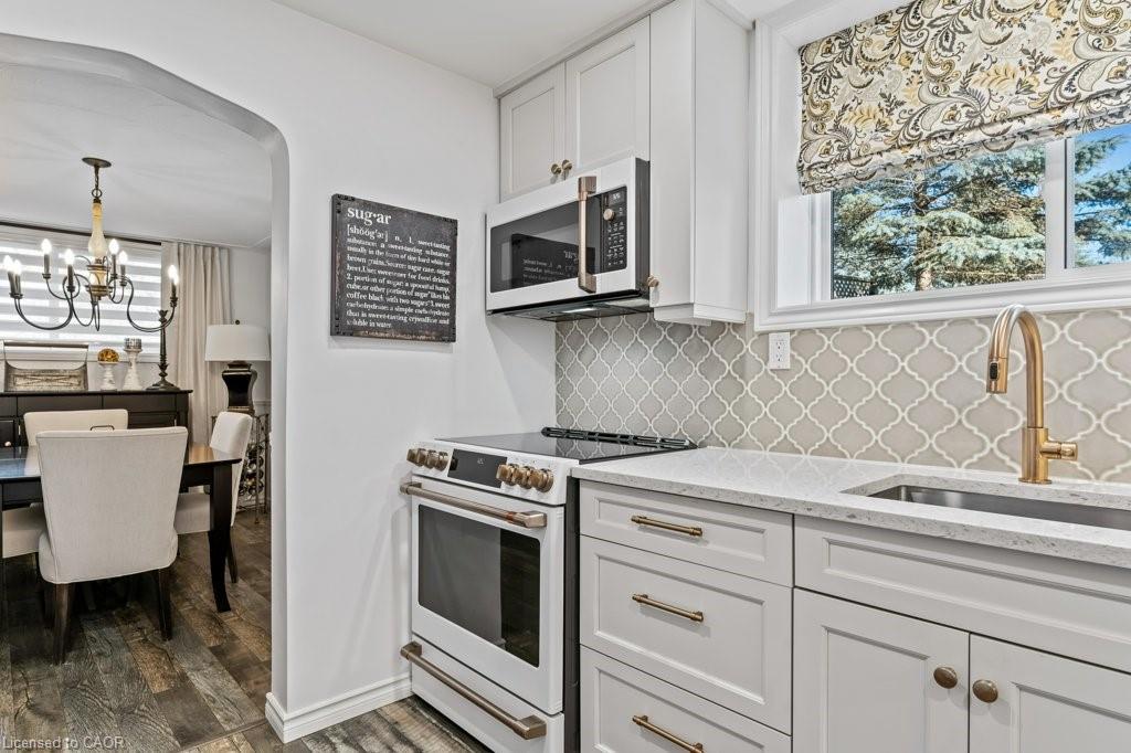 9793 Dickenson Road W Property Photo 30