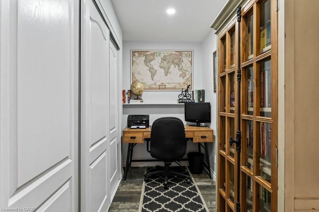9793 Dickenson Road W Property Photo 37
