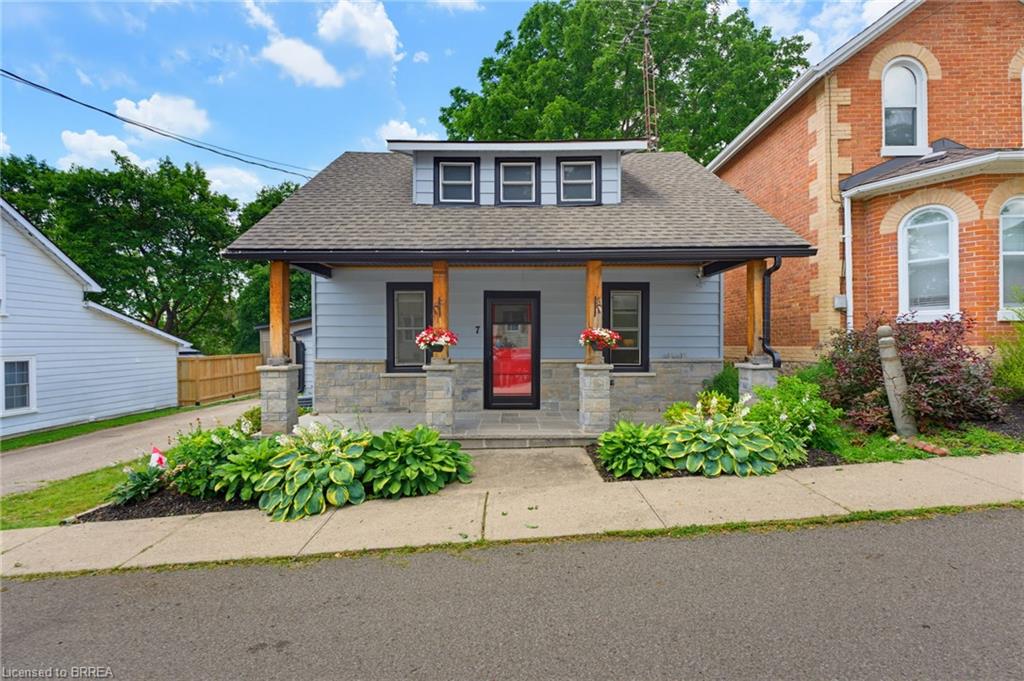 7 Lorimer Street Property Photo 1