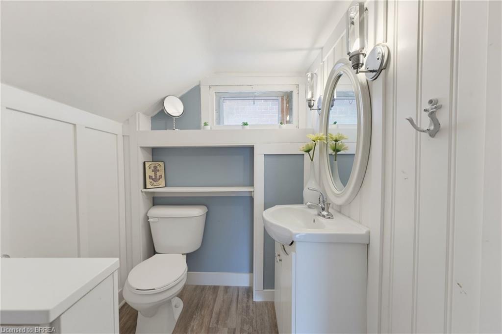 7 Lorimer Street Property Photo 7