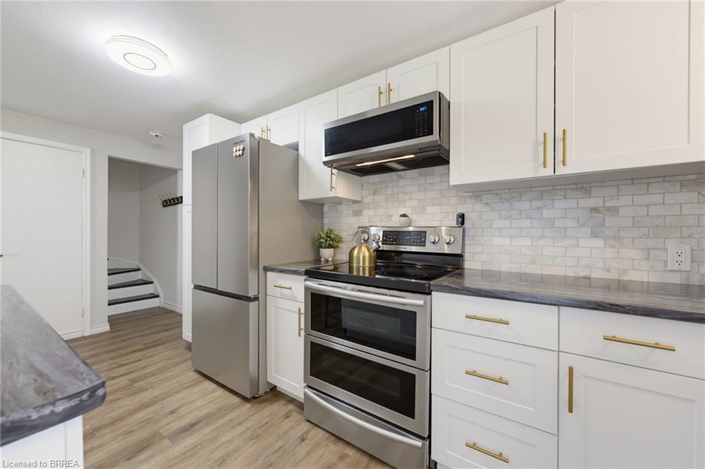 7 Lorimer Street Property Photo 8