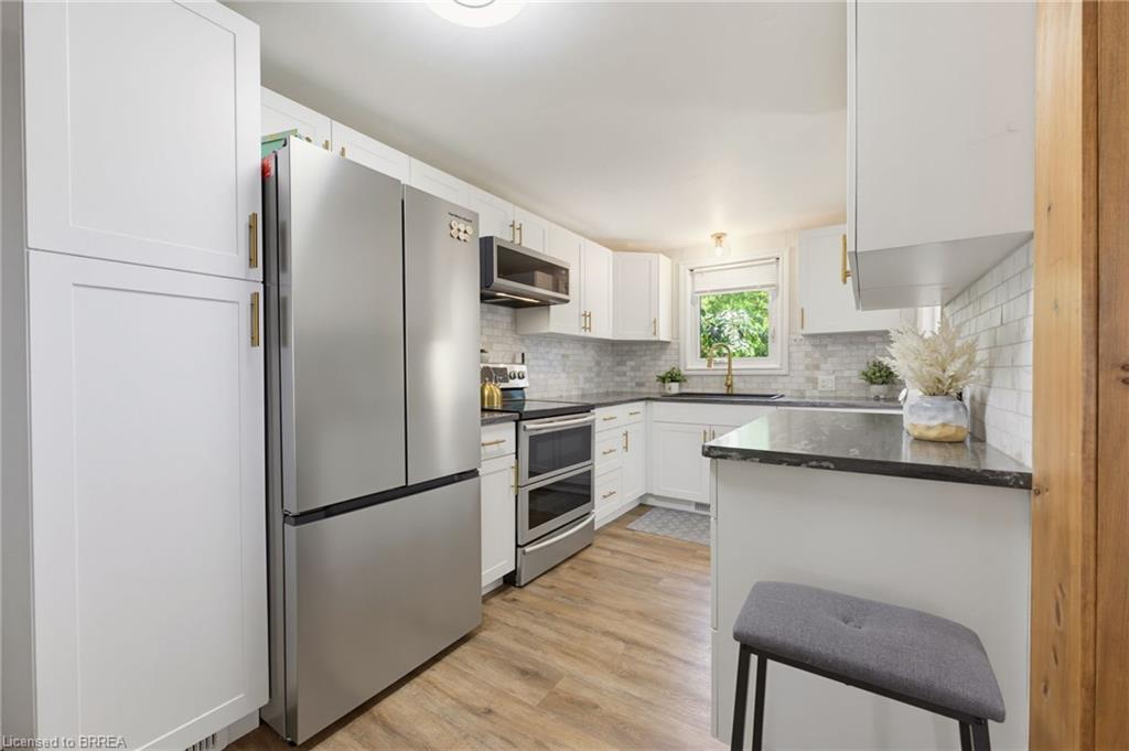 7 Lorimer Street Property Photo 9