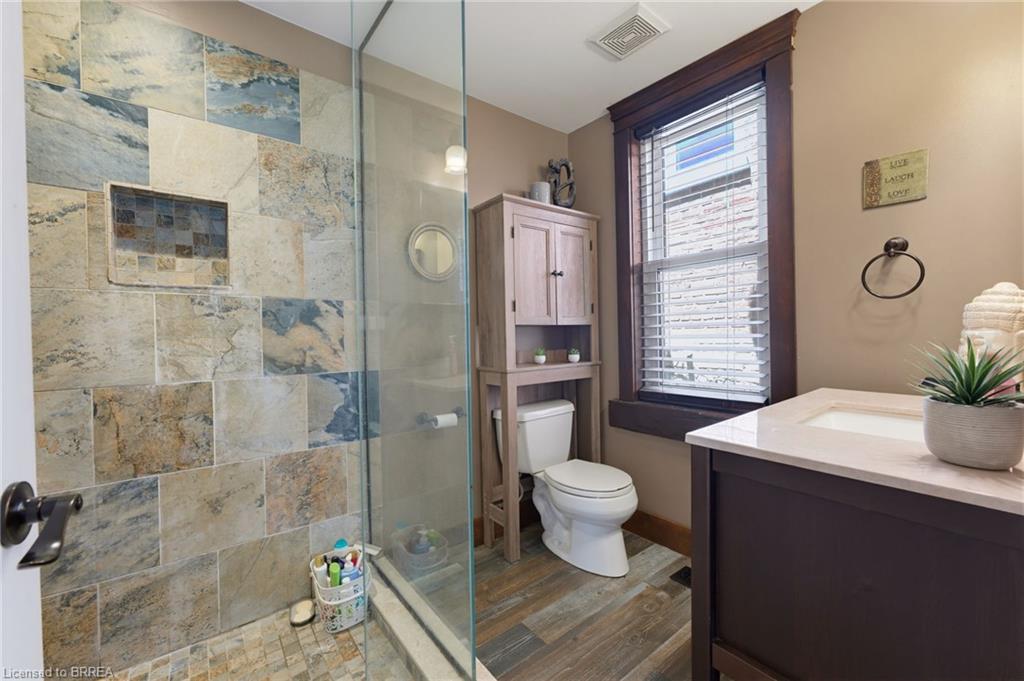 7 Lorimer Street Property Photo 14