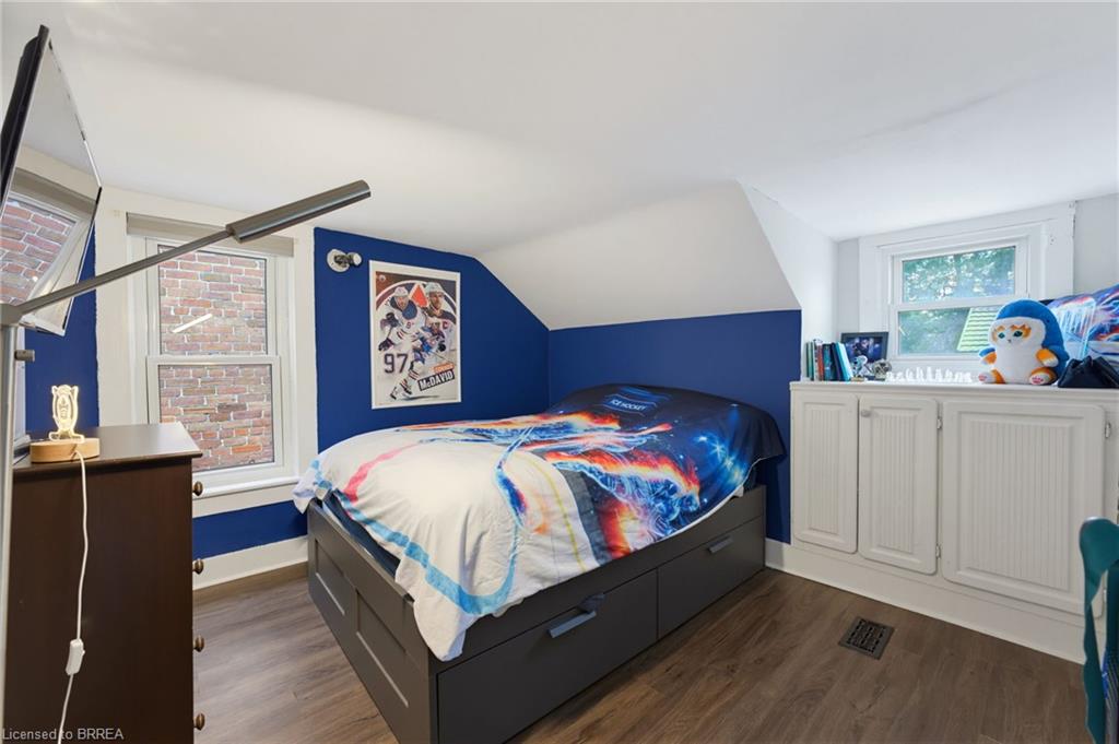 7 Lorimer Street Property Photo 15