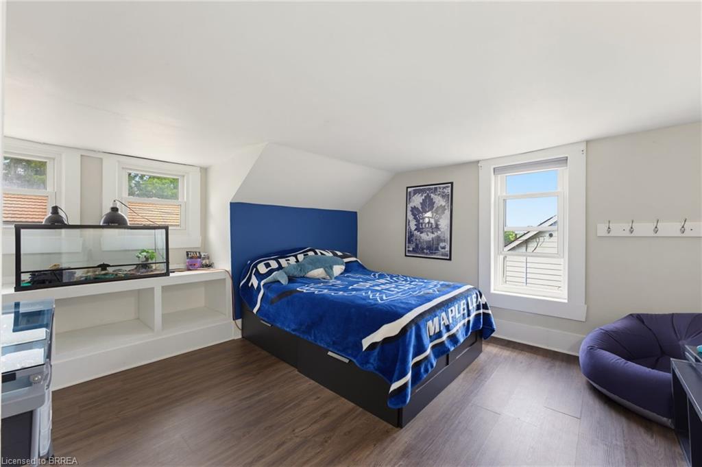 7 Lorimer Street Property Photo 16