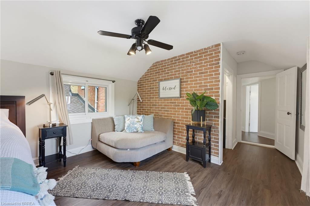 7 Lorimer Street Property Photo 17