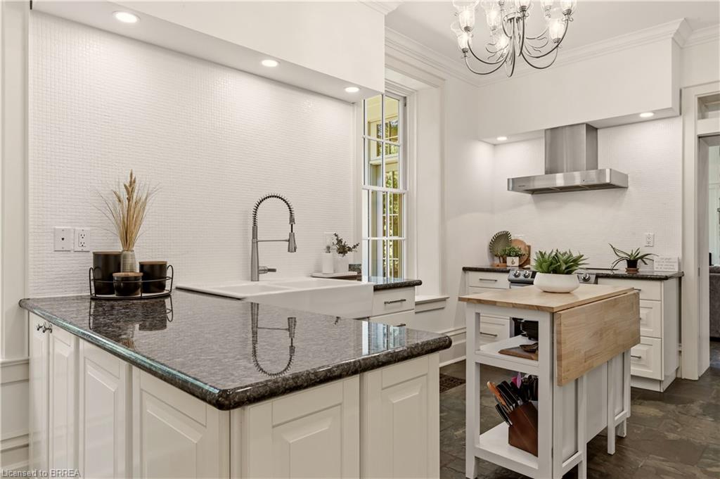 25 Dunbar Street Property Photo 19