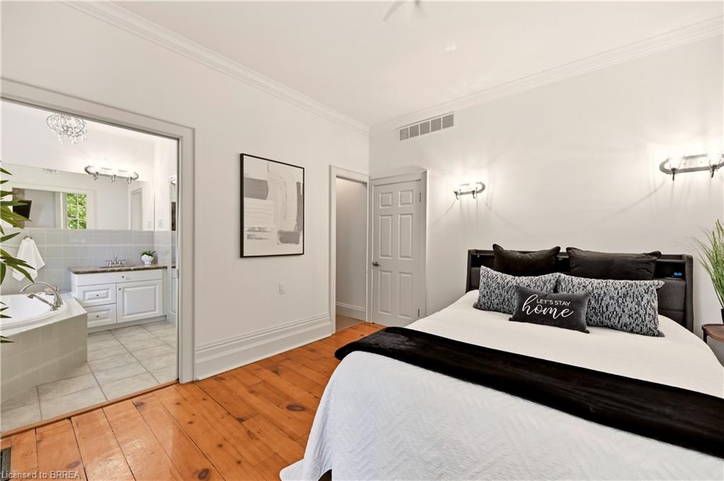 25 Dunbar Street Property Photo 36
