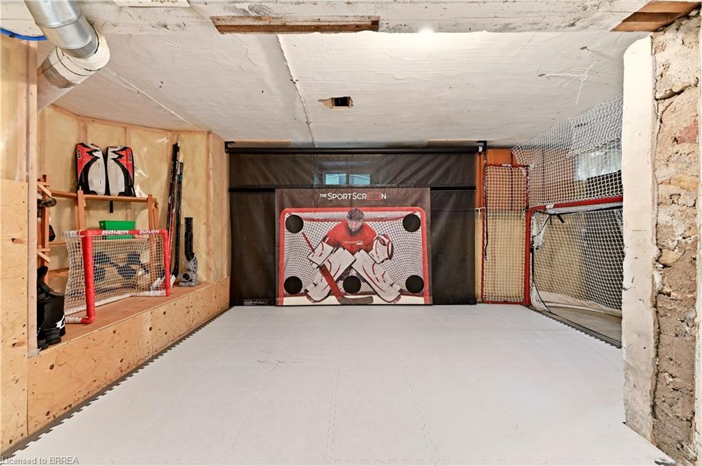 25 Dunbar Street Property Photo 39