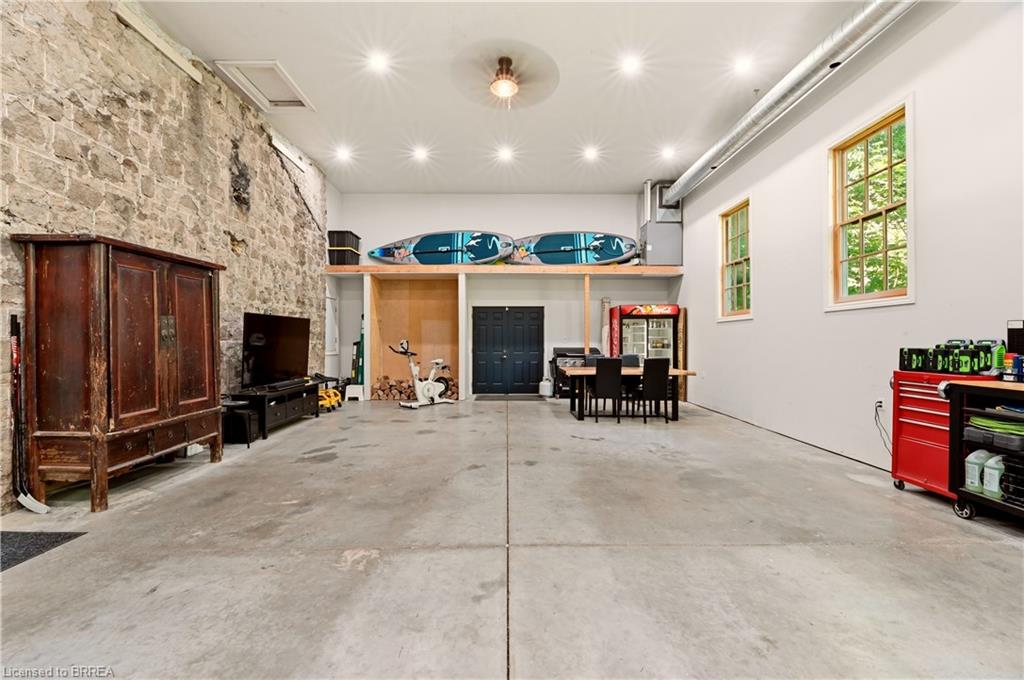 25 Dunbar Street Property Photo 42