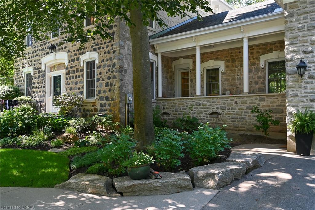 25 Dunbar Street Property Photo 43