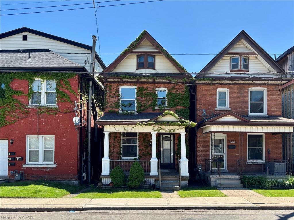 520 John Street N Property Photo 2