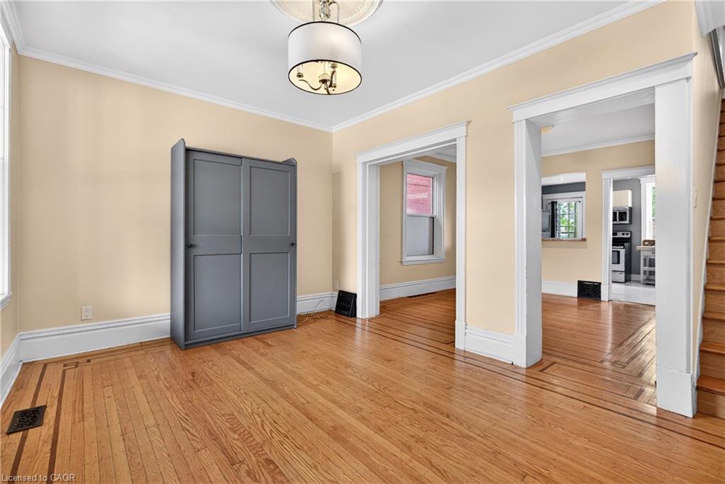520 John Street N Property Photo 10